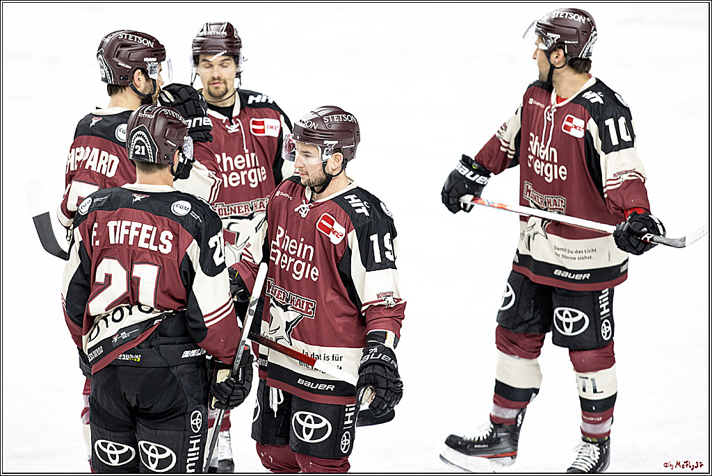 PENNY DEL;  Koelner Haie - Straubing Tigers; Koeln, 14.04.2021